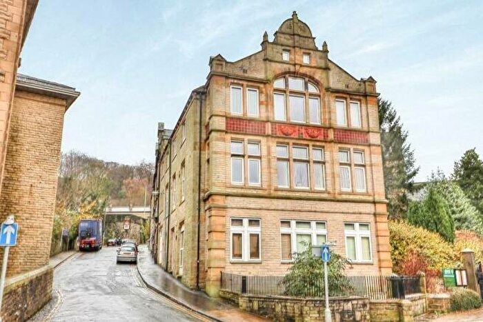 2 Bedroom Apartment To Rent In Rise Lane, Todmorden, West Yorkshire, OL14