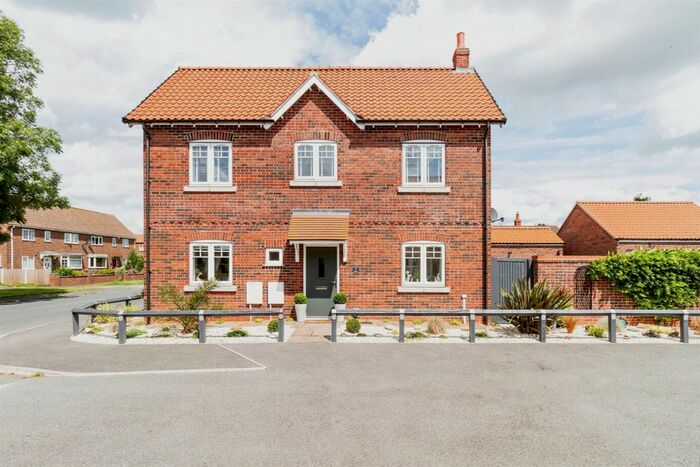 3 Bedroom Semi-Detached House For Sale In Blacksmiths Court, Cliffe, Selby, YO8