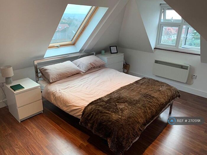 2 Bedroom Flat To Rent In Vivian Avenue, London, NW4