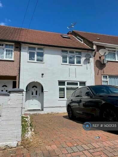 4 Bedroom Terraced House To Rent In Ballards Road, Neasden, NW2