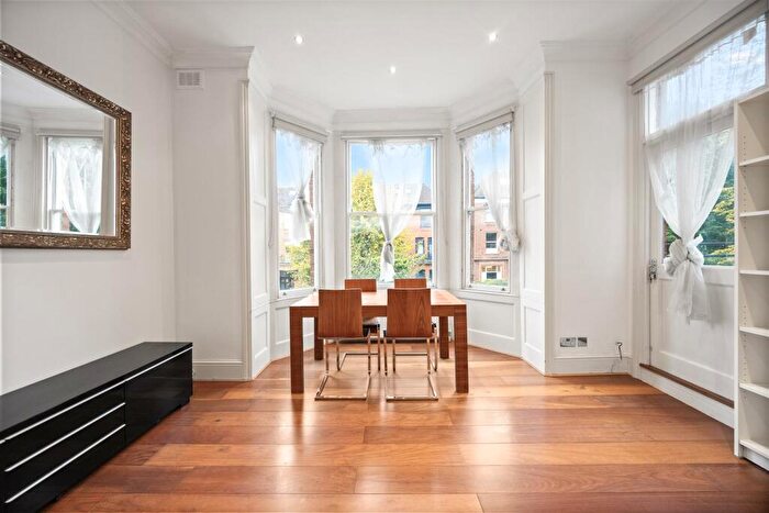 2 Bedroom Flat To Rent In Canfield Gardens, South Hampstead, NW6