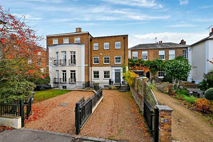 5 Bedroom Semi-Detached House For Sale In Trinity Place, Windsor, Berkshire, SL4