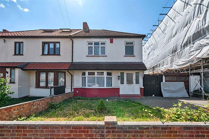 3 Bedroom Semi Detached House For Sale In Danson Crescent, Welling, DA16