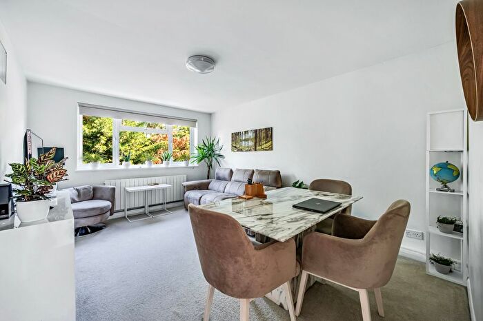 Studio To Rent In Grandfield Court, Park Road, W4