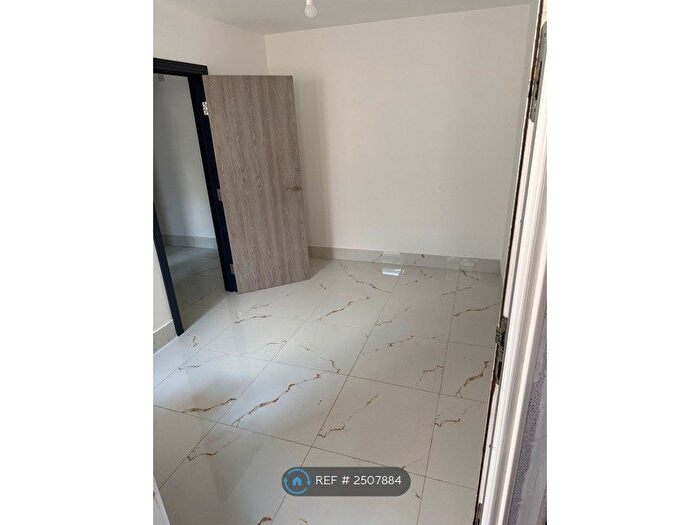 Studio To Rent In Spearing Road, High Wycombe, HP12