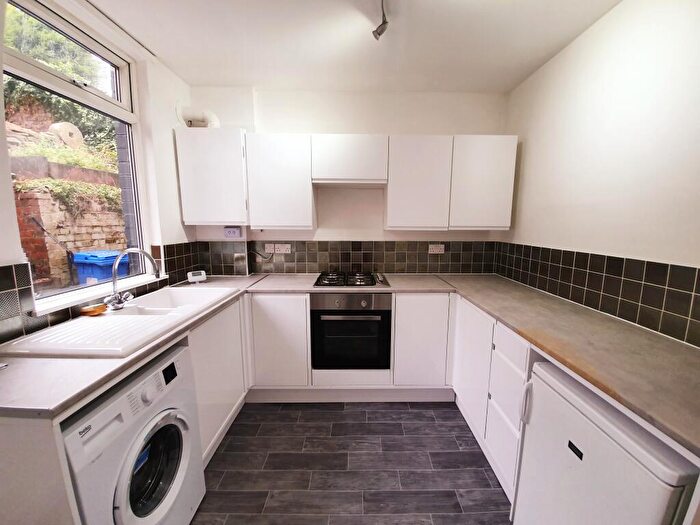 2 Bedroom House To Rent In Loxley New Road, Malin Bridge, S6