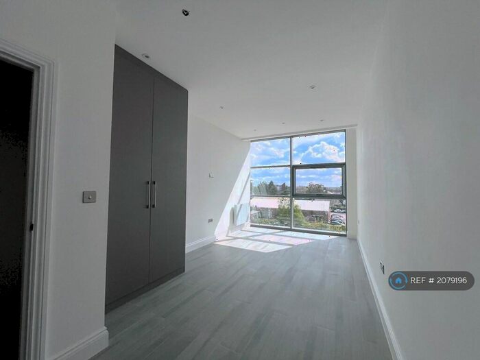 1 Bedroom Flat To Rent In Farnham Road, Slough, SL1