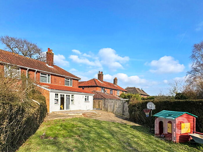 3 Bedroom Semi-Detached House For Sale In The Turnpike, Bunwell, Norwich, Norfolk, NR16