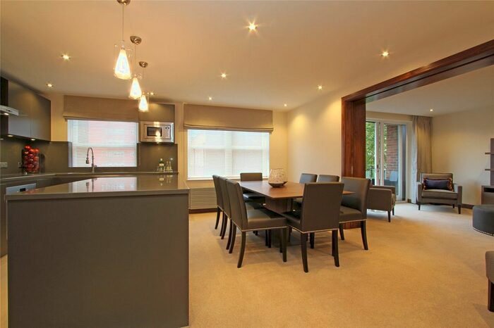 2 Bedroom Flat To Rent In Kingston House South, Ennismore Gardens, Knightsbridge, SW7