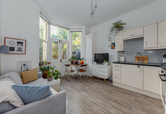 1 Bedroom Flat To Rent In Musgrove Road, Telegraph Hill, SE14