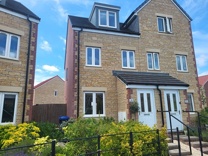 3 Bedroom Semi-detached House To Rent In Griffin Walk, Chippenham, SN15
