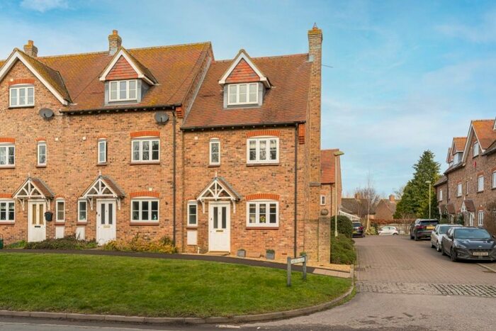 3 Bedroom Town House To Rent In Charlton Court, Reading Road, Wantage, OX12