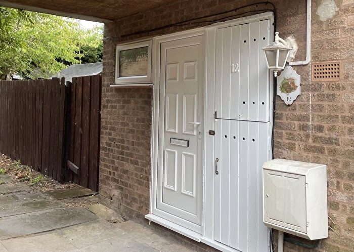3 Bedroom Semi-Detached House To Rent In Duffryn, Hollinswood, TF3