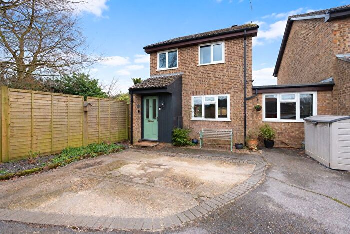 3 Bedroom Link Detached House For Sale In St. Johns Drive, Marchwood, SO40