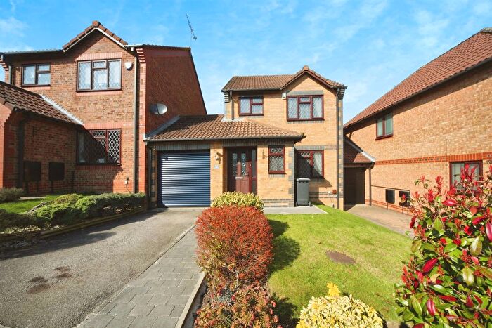3 Bedroom Link Detached House For Sale In Malthouse Green, Luton, LU2