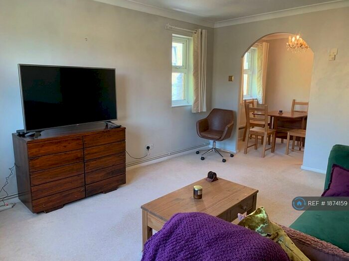 1 Bedroom Flat To Rent In Moriatry Close, London, N7