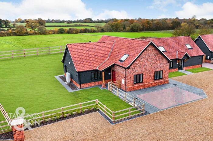 4 Bedroom Chalet For Sale In Mitchells Yard, Mill Road, Winfarthing, Diss, IP22