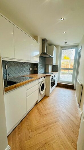 4 Bedroom House To Rent In Davis Street, London, E13