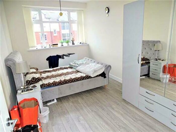 2 Bedroom Flat To Rent In Bury New Road, Prestwich, Manchester, M25