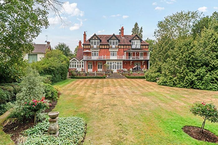 2 Bedroom Flat For Sale In Court Road, Maidenhead, SL6