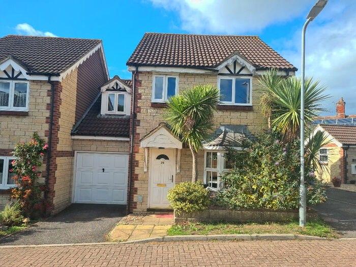 4 Bedroom Link Detached House To Rent In Brookfields, Castle Cary, BA7