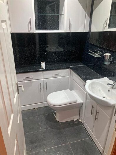 3 Bedroom Terraced House For Sale In Esk Drive, Livingston, EH54