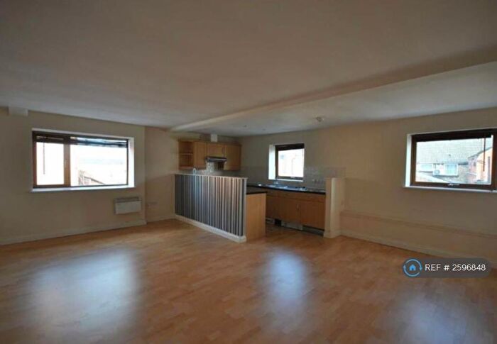 1 Bedroom Flat To Rent In Palace Court, Rushden, NN10