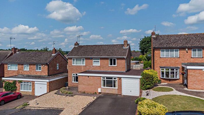 4 Bedroom Detached House For Sale In Melrose Avenue, Stourbridge, DY8