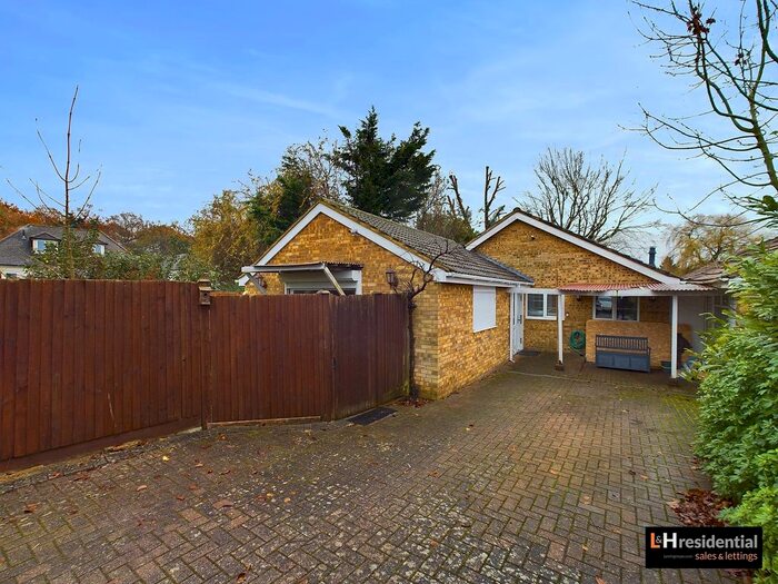 3 Bedroom Detached Bungalow For Sale In Kent Close, Borehamwood, WD6