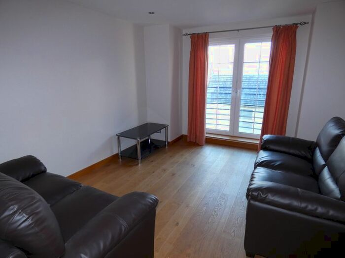 2 Bedroom Flat To Rent In Paterson's Lane, Thurso, Caithness, KW14