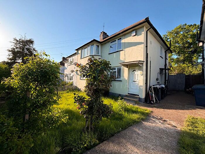 2 Bedroom Maisonette To Rent In Westmere Drive, London, NW7