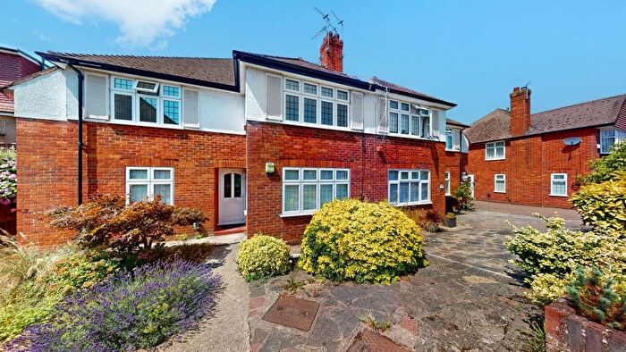 2 Bedroom Maisonette For Sale In The Sigers, Eastcote, Pinner, Middlesex, HA5