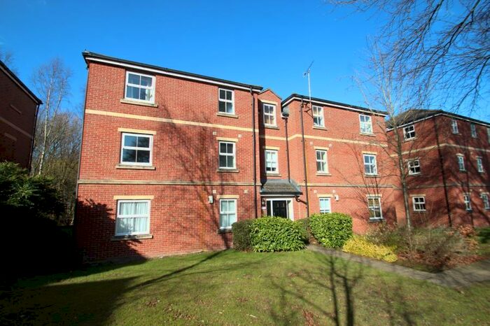 2 Bedroom Flat To Rent In Sandlewood Crescent, Meanwood, LS6