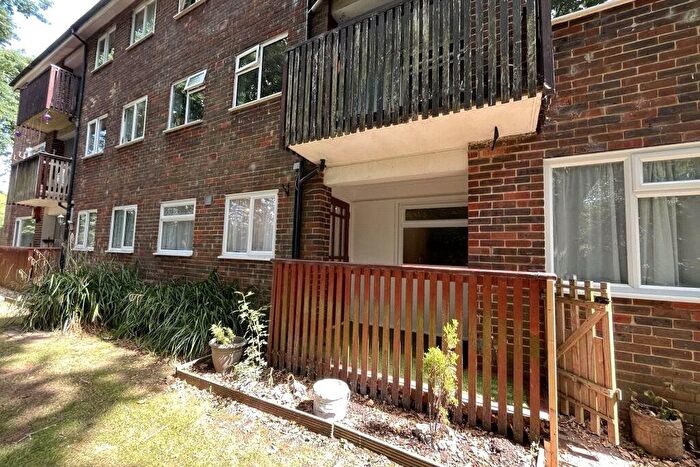 2 Bedroom Flat For Sale In Homer Close, Gosport, Hampshire, PO13