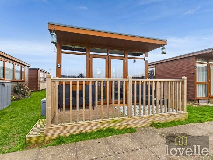 2 Bedroom Chalet For Sale In Mablethorpe Caravan Chalet Park, Mablethorpe, LN12
