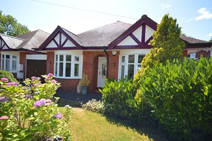 3 Bedroom Detached Bungalow For Sale In Prioslee Road, Snedshill, TF2