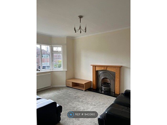 2 Bedroom Maisonette To Rent In Springfield Close, Stanmore, HA7
