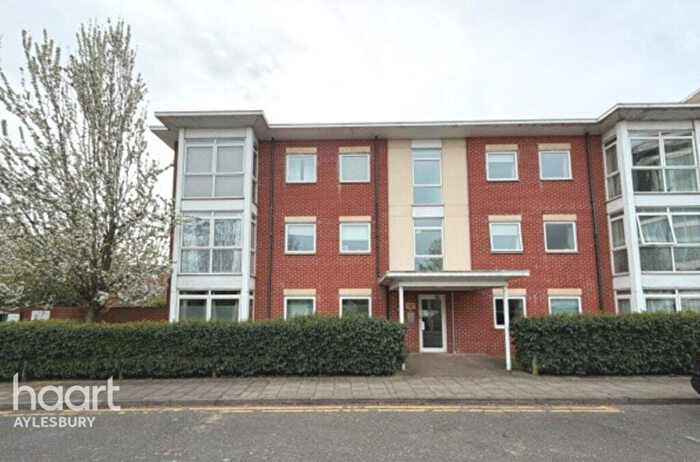 1 Bedroom Apartment For Sale In Kerr Place, Aylesbury, HP21