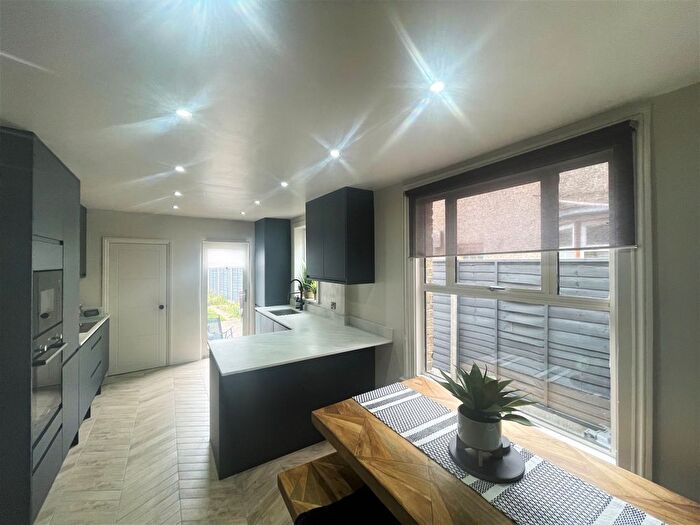 2 Bedroom Terraced House To Rent In Langroyd Road, London, SW17