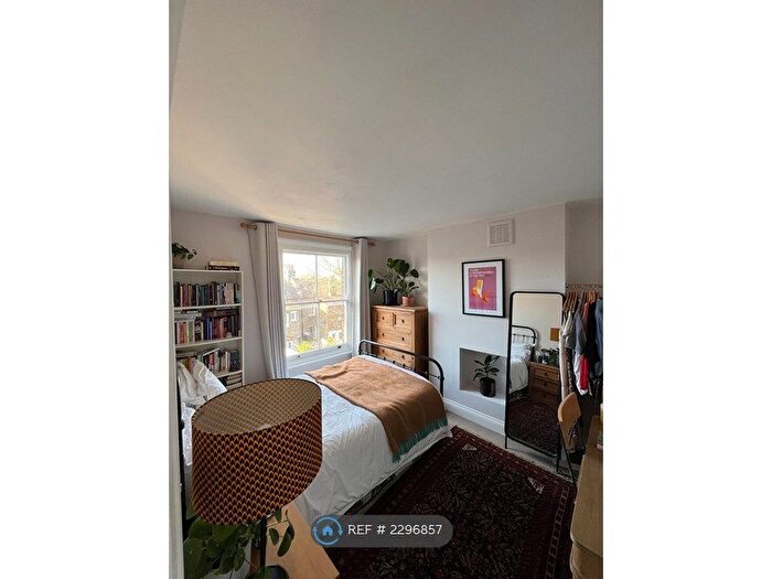 2 Bedroom Flat To Rent In Brixton, London, SW2