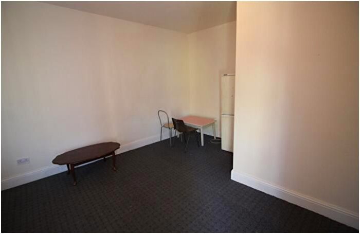 3 Bedroom Terraced House To Rent In Norman Road, Birkby, Huddersfield, HD2