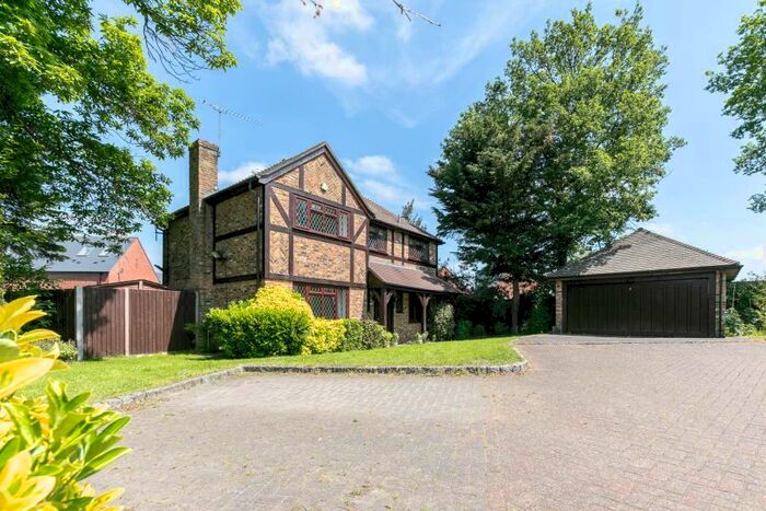 4 Bedroom Detached House To Rent In Bagshot, GU19