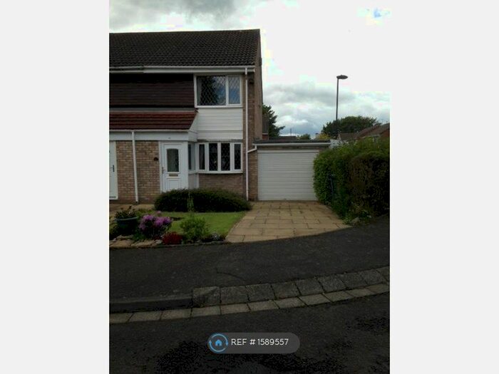2 Bedroom End Of Terrace House To Rent In Chichester Close, Newcastle Upon Tyne, NE3