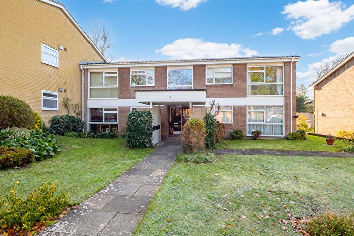 2 Bedroom Flat For Sale In Brambledown Road, Wallington, SM6