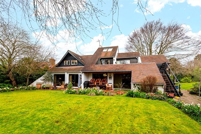 6 Bedroom Detached House For Sale In White Hart Lane, Haddenham, Aylesbury, Buckinghamshire, HP17