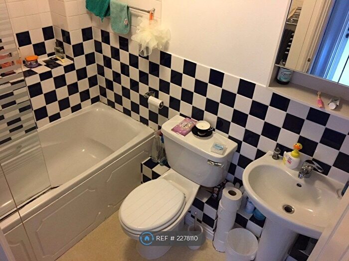 2 Bedroom Flat To Rent In Earlsfield, London, SW17