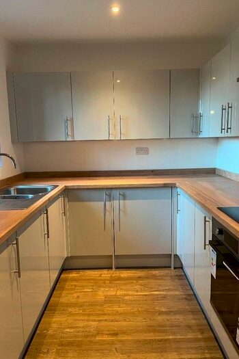 2 Bedroom Flat To Rent In Flat Beech Grove, Garstang Road, Preston, PR1