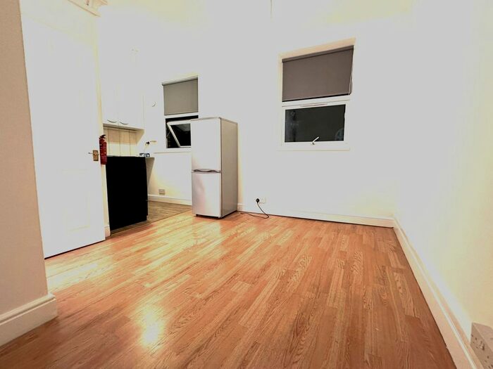 1 Bedroom Flat To Rent In Broad Lane, London, N15