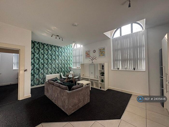 2 Bedroom Flat To Rent In Quay House, Salford, M5