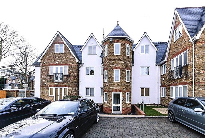 2 Bedroom Flat To Rent In Beaumont Road, Windsor, Berkshire, SL4